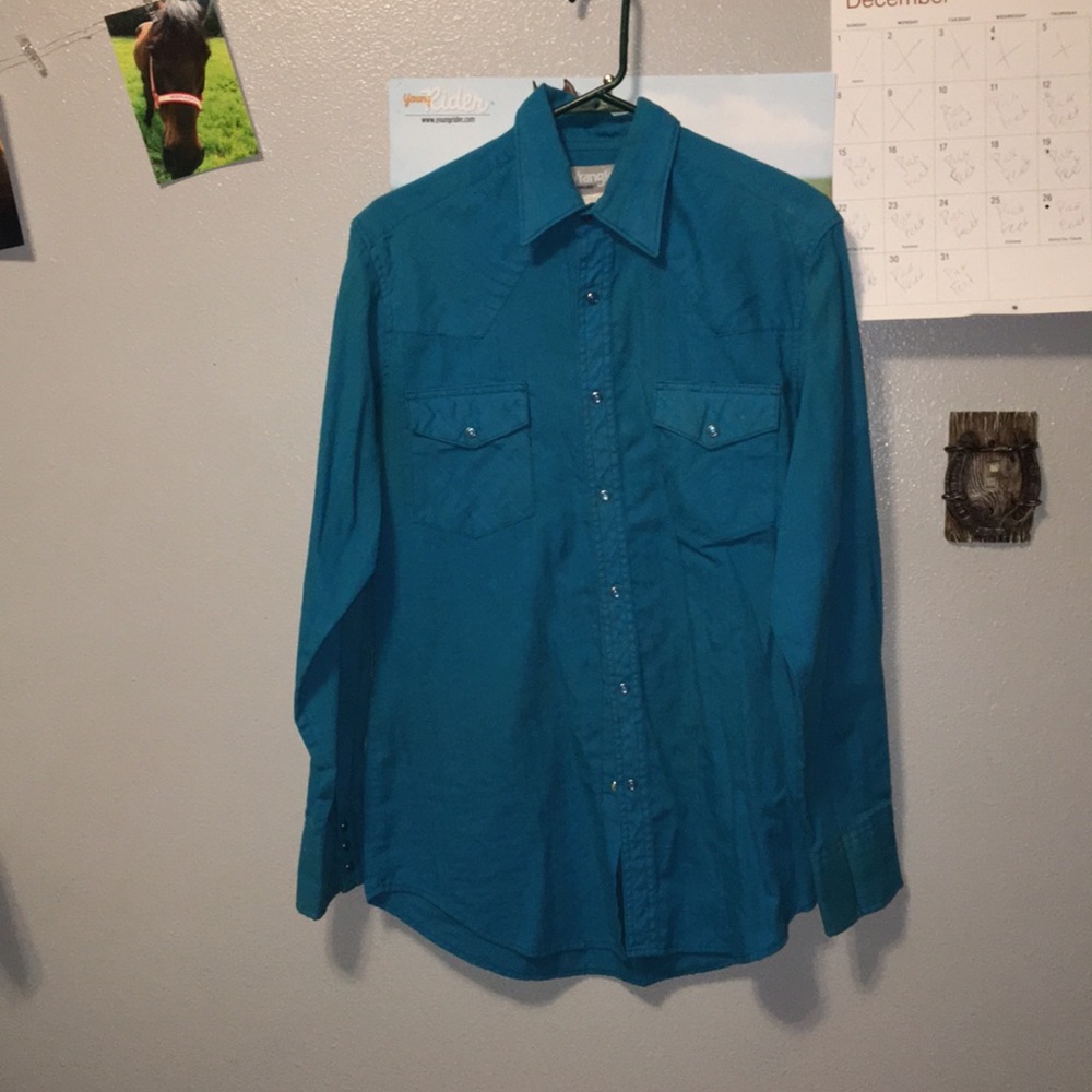 Wrangler size M, used but not abused rodeo shirt.